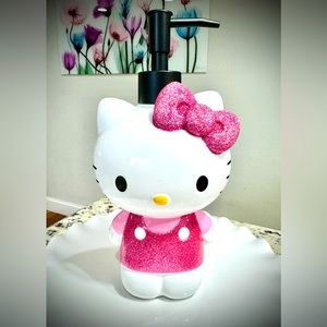*NEW* SANRIO HELLO KITTY GLITTERED SOAP DISPENSER PINK